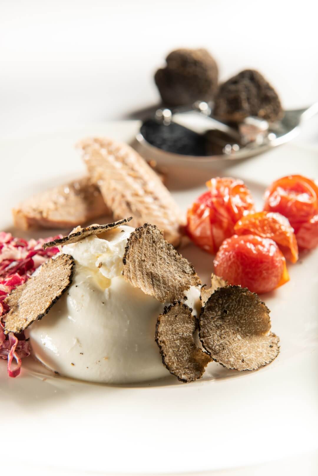Burrata delle Murge con pomodorini semisecchi (1)